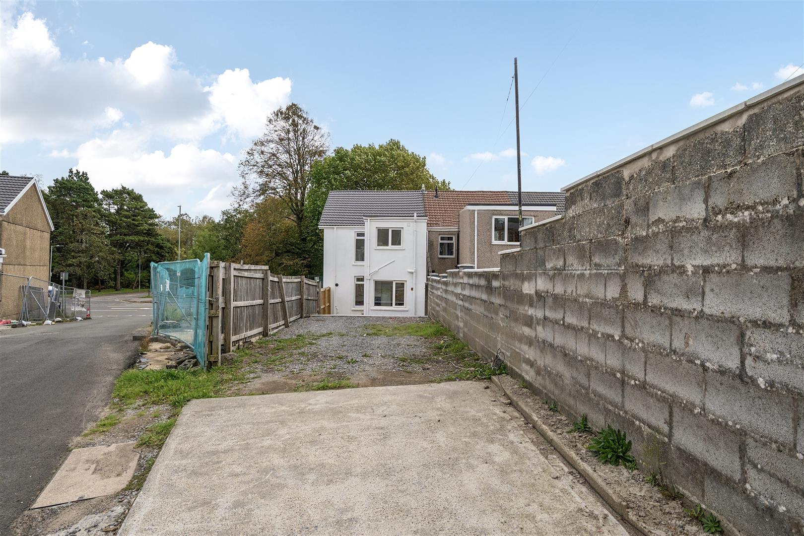 Clydach Road, Morriston, Swansea, SA6 6QB